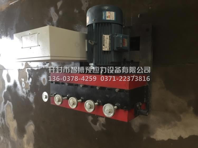 江蘇南京使用我公司鋼絞線穿線機進行施工